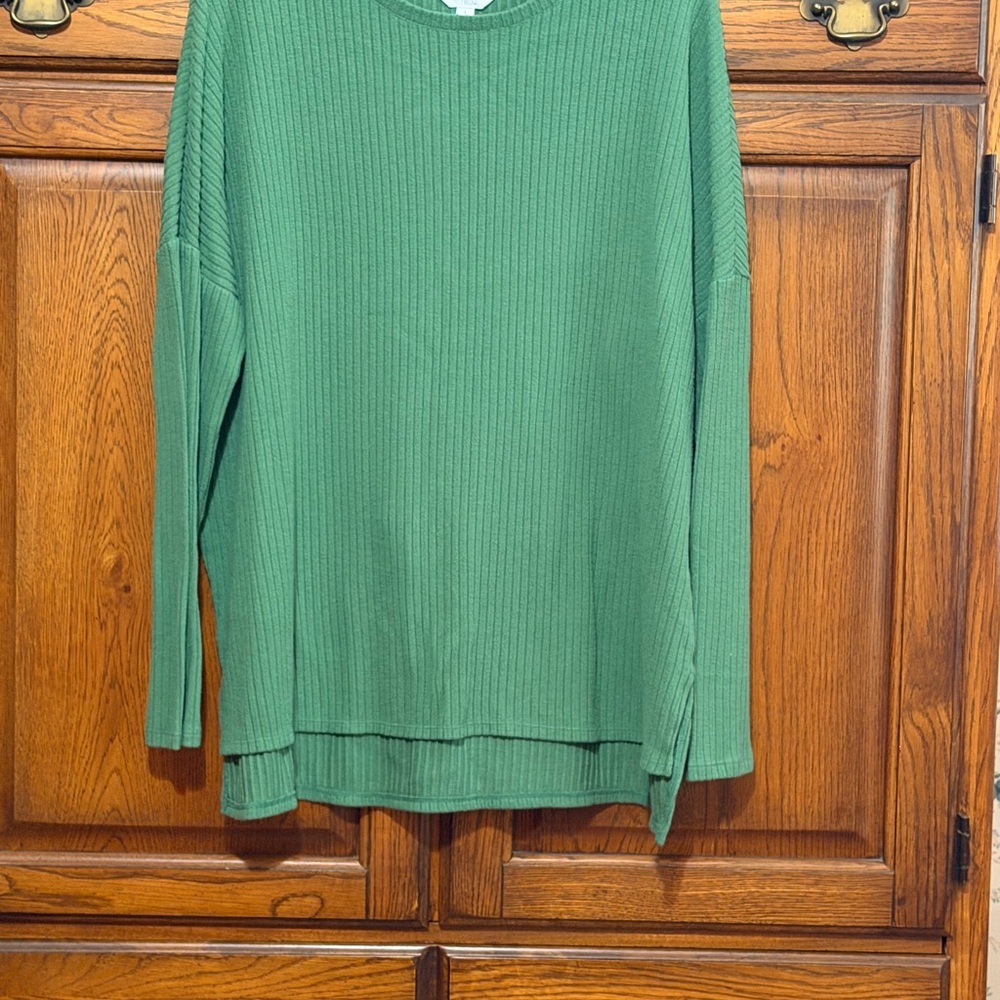 Time and Tru Green Ribbed Tunic Top